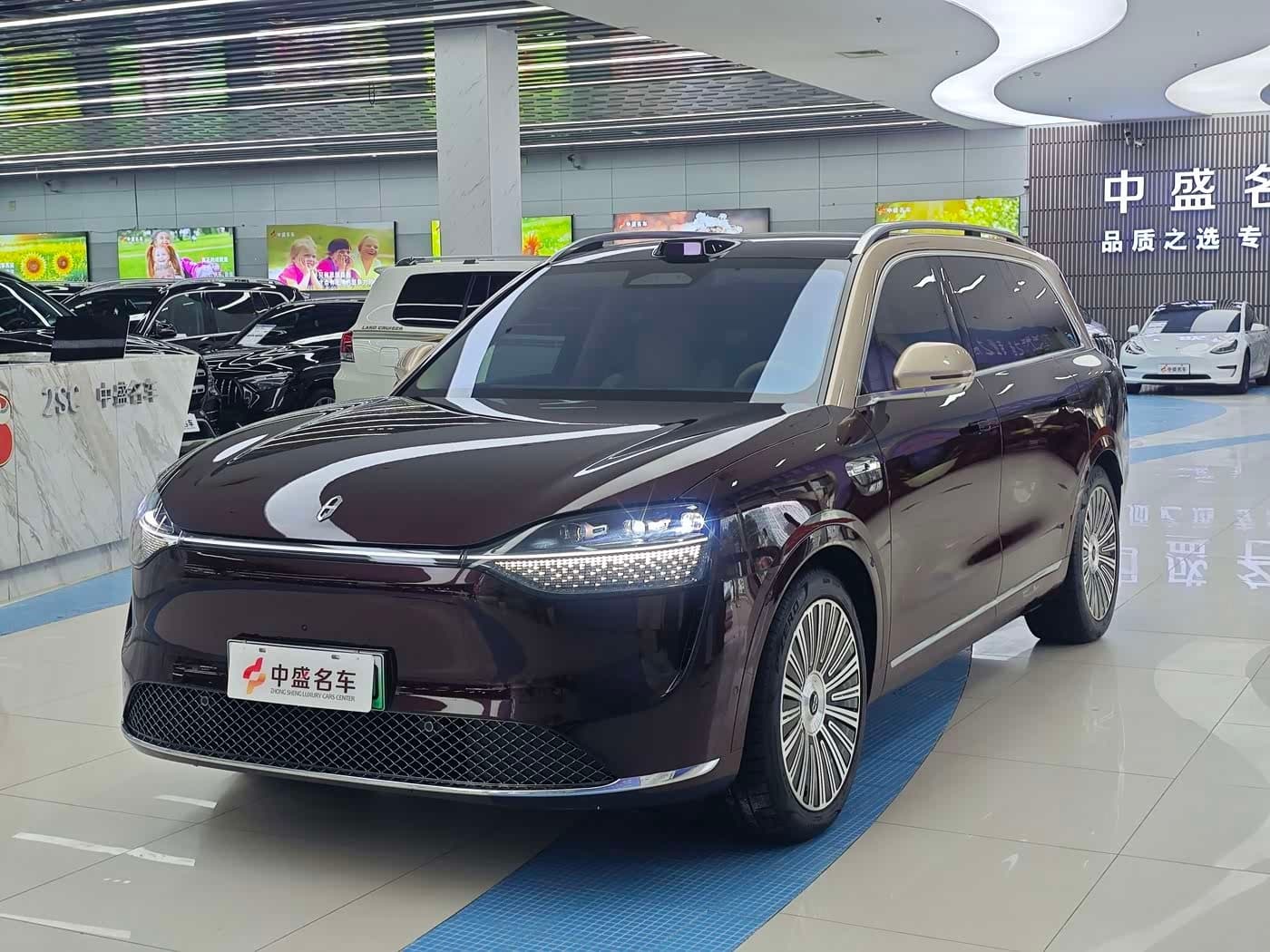 2025 AITO Wenjie AITO M9 front exterior