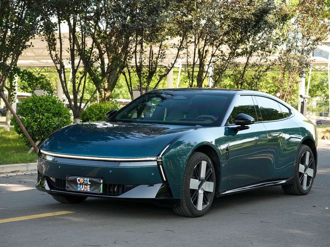 2025 XPeng P7 front exterior