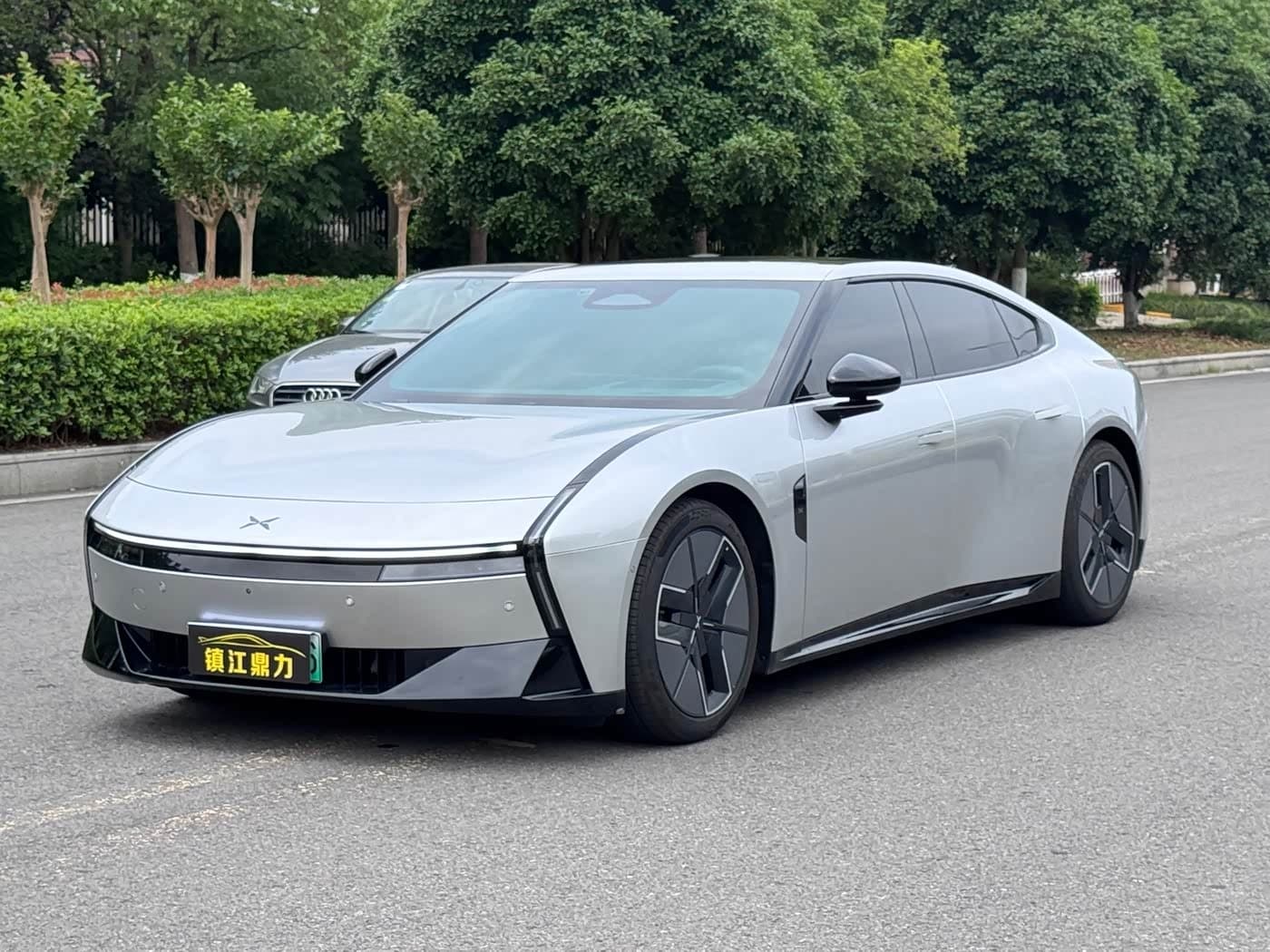 2025 XPeng P7 front exterior