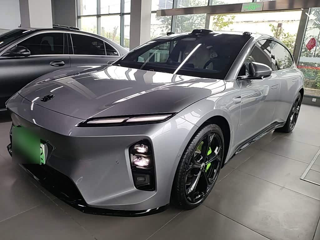 2025 NIO ET5T front exterior