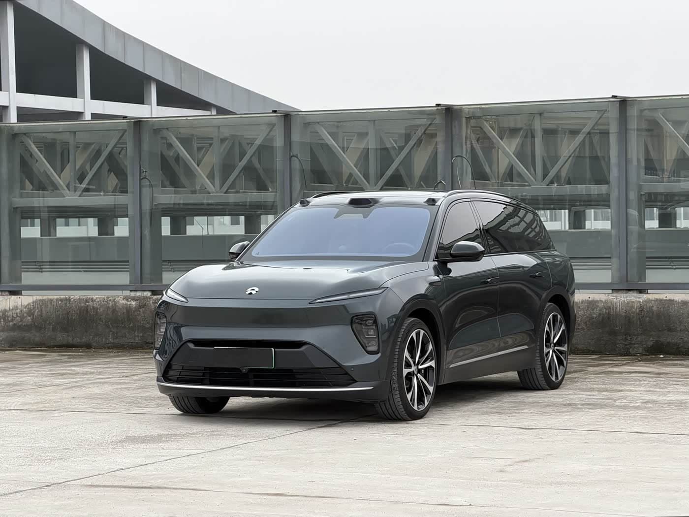 2024 NIO ES8 front exterior