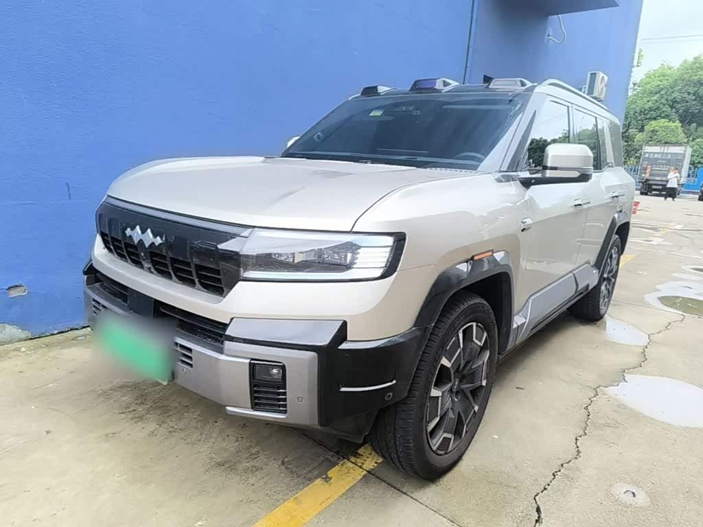 2025 Fang Cheng Bao Leopard 8 front exterior