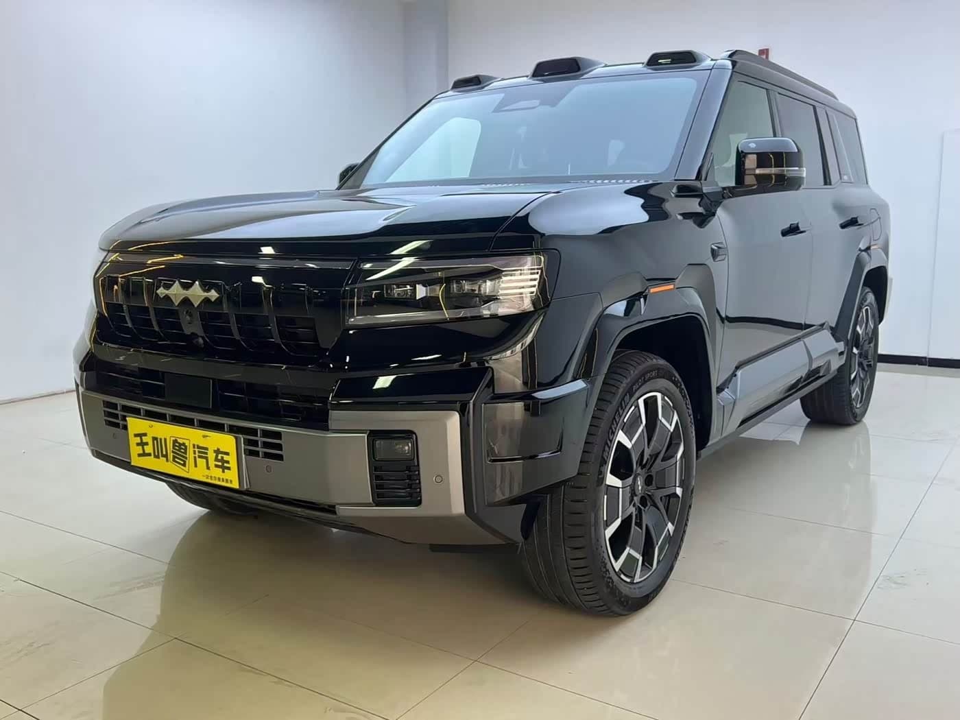 2025 Fang Cheng Bao Leopard 8 front exterior