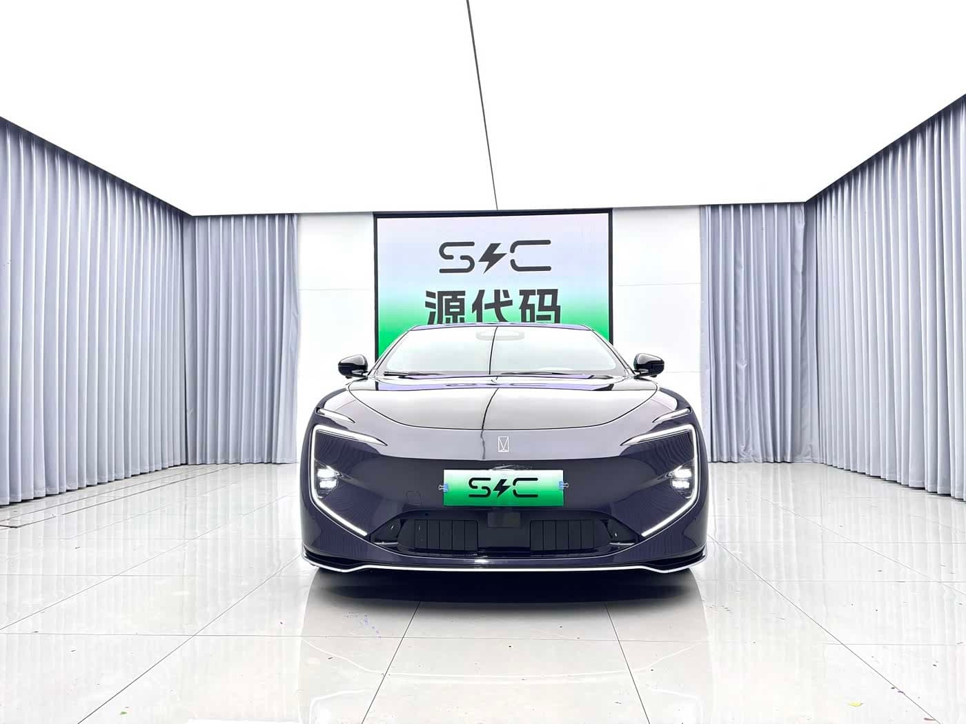 2024 Avatr 12 front exterior