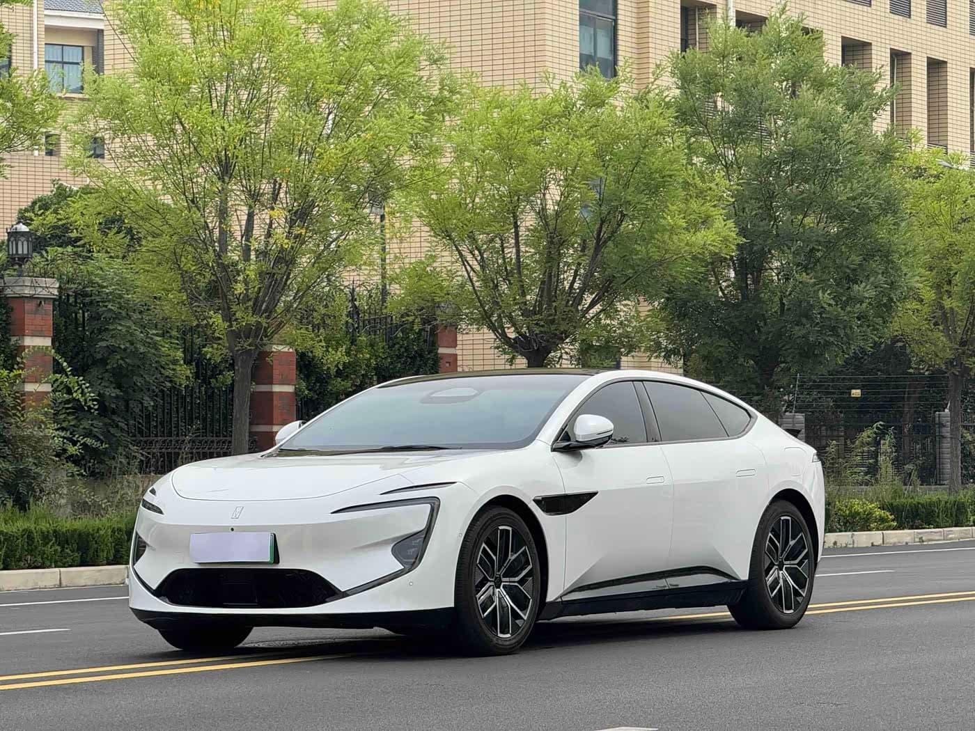 2024 Avatr 12 front exterior