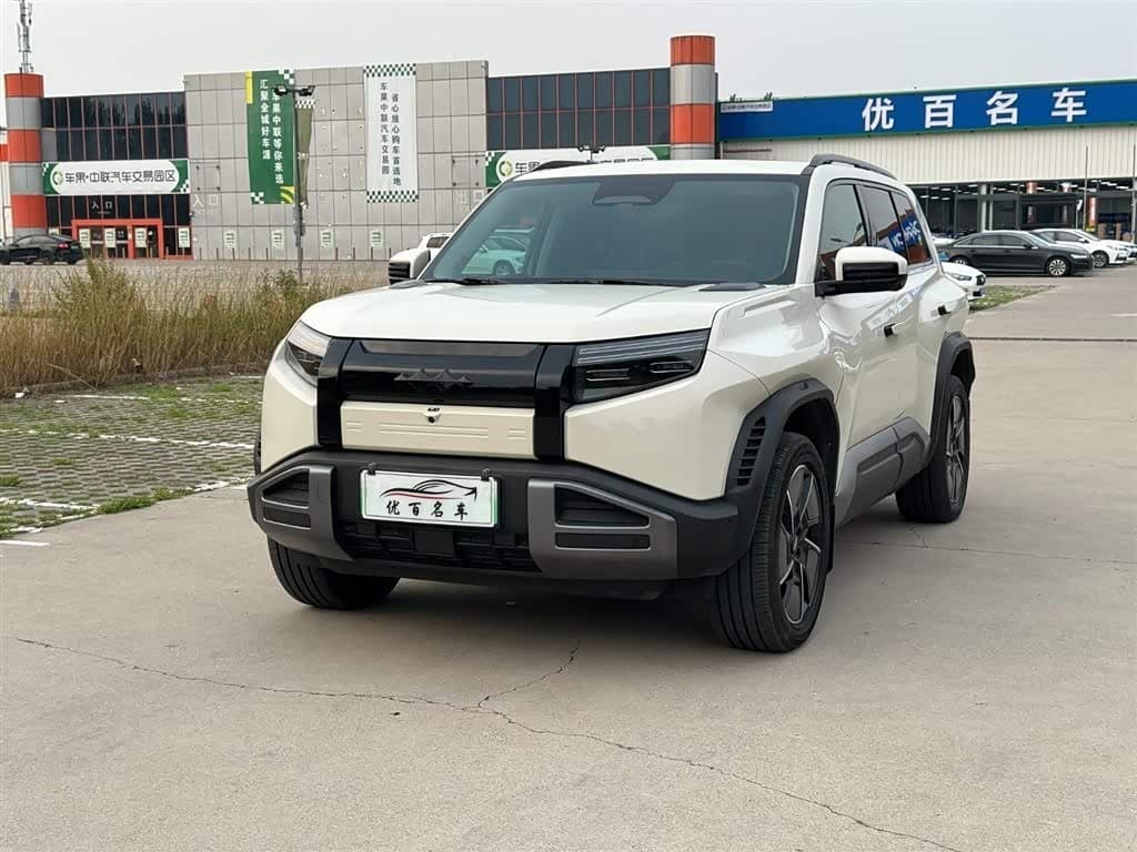 2025 Fang Cheng Bao Titanium 3 front exterior
