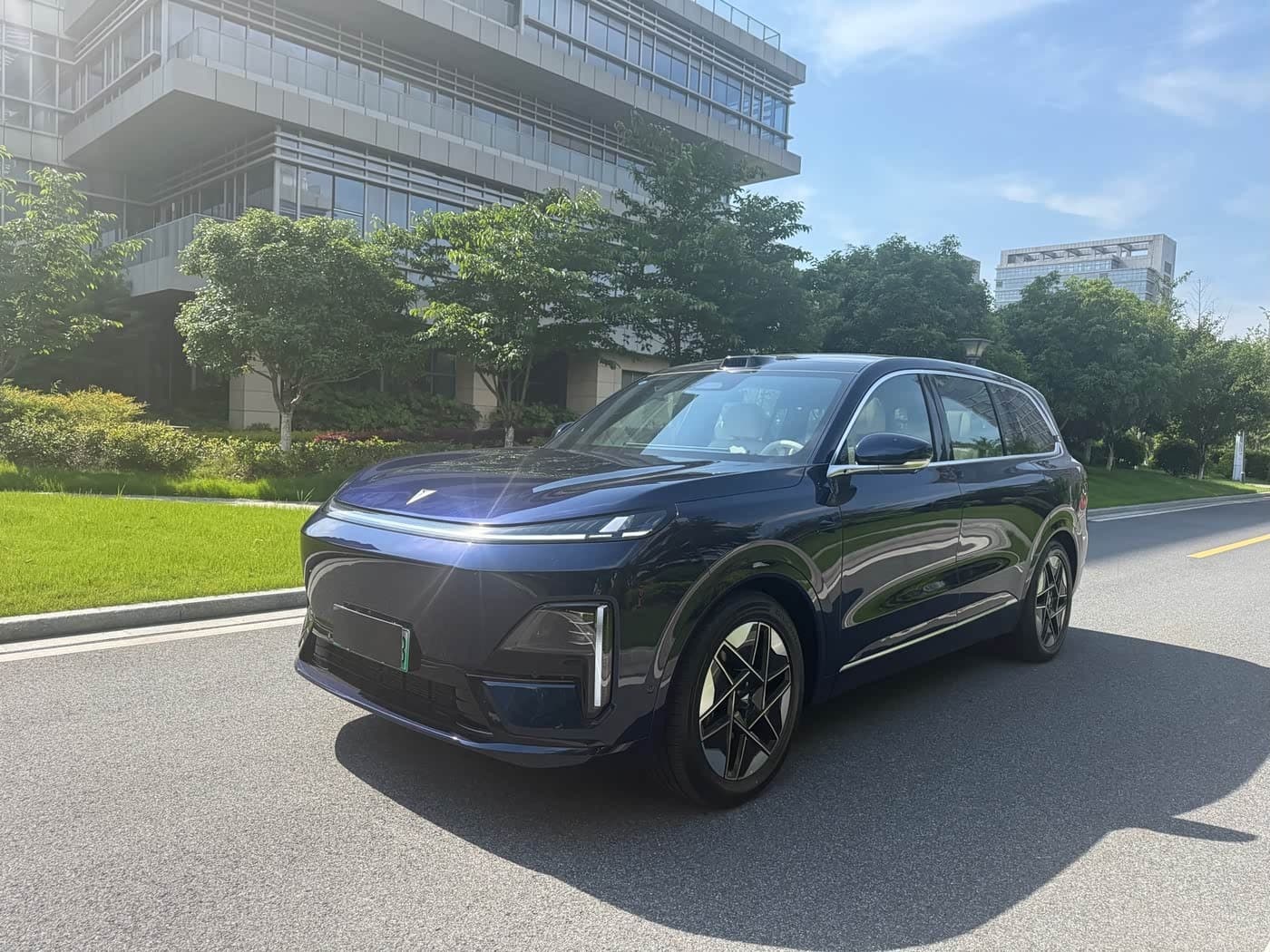 2025 Deepal Deep Blue S09 front exterior