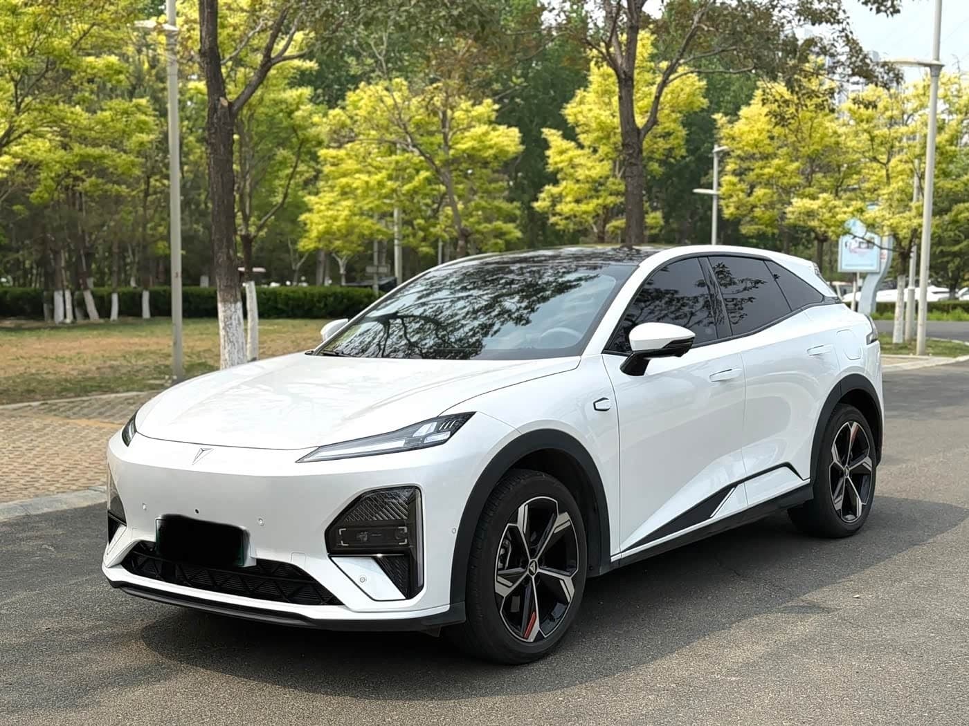 2025 Deepal S07 front exterior