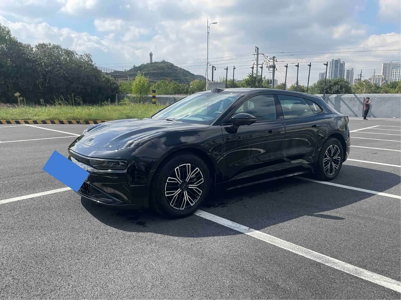 2024 Zeekr 001 front exterior