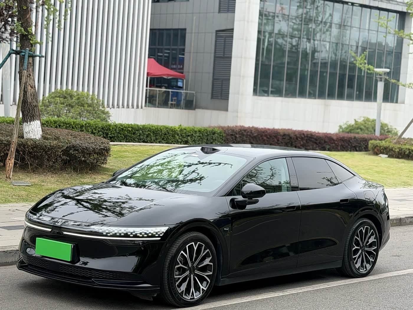 2024 Zeekr 007 front exterior