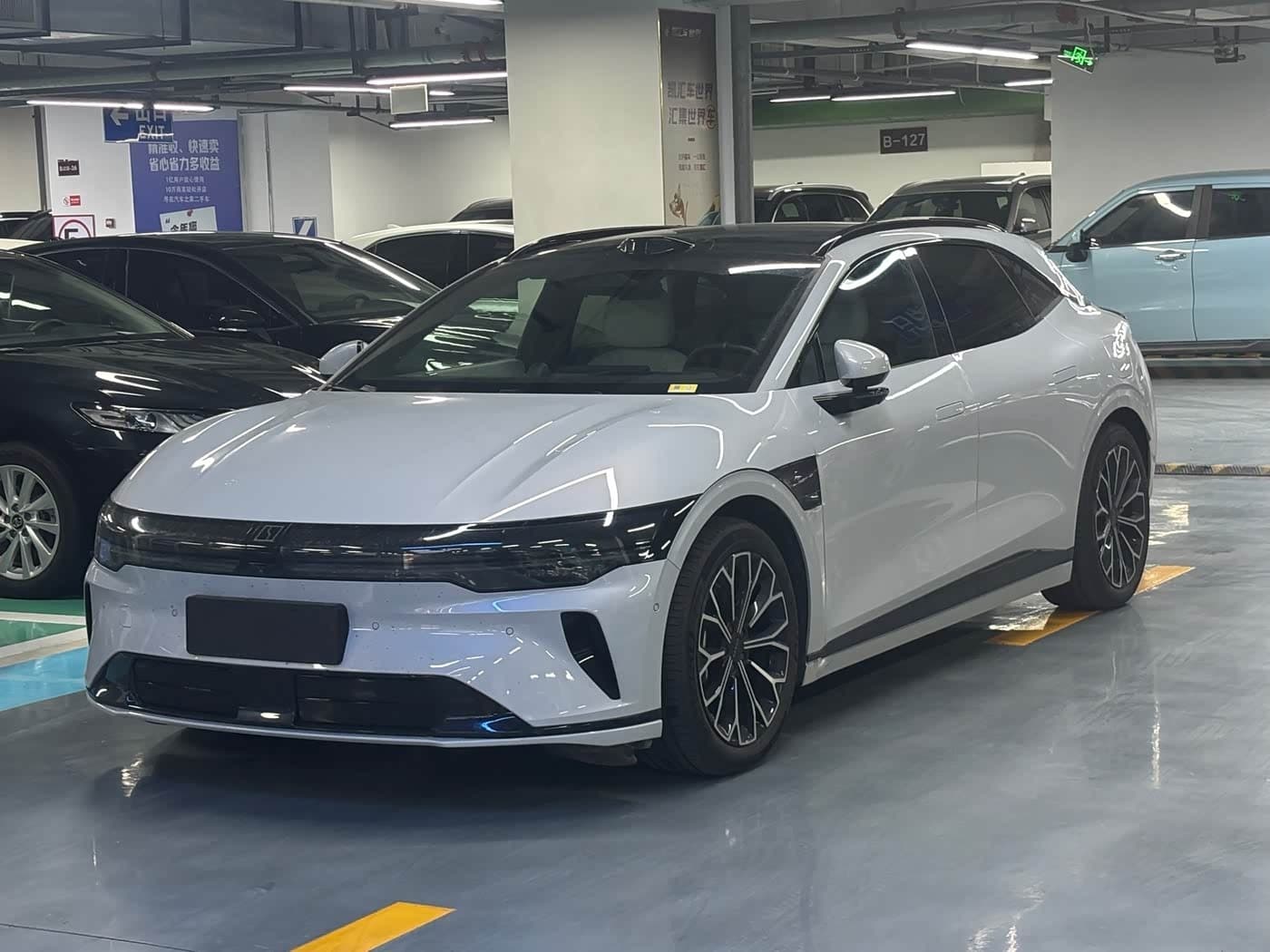 2025 Zeekr 007GT front exterior