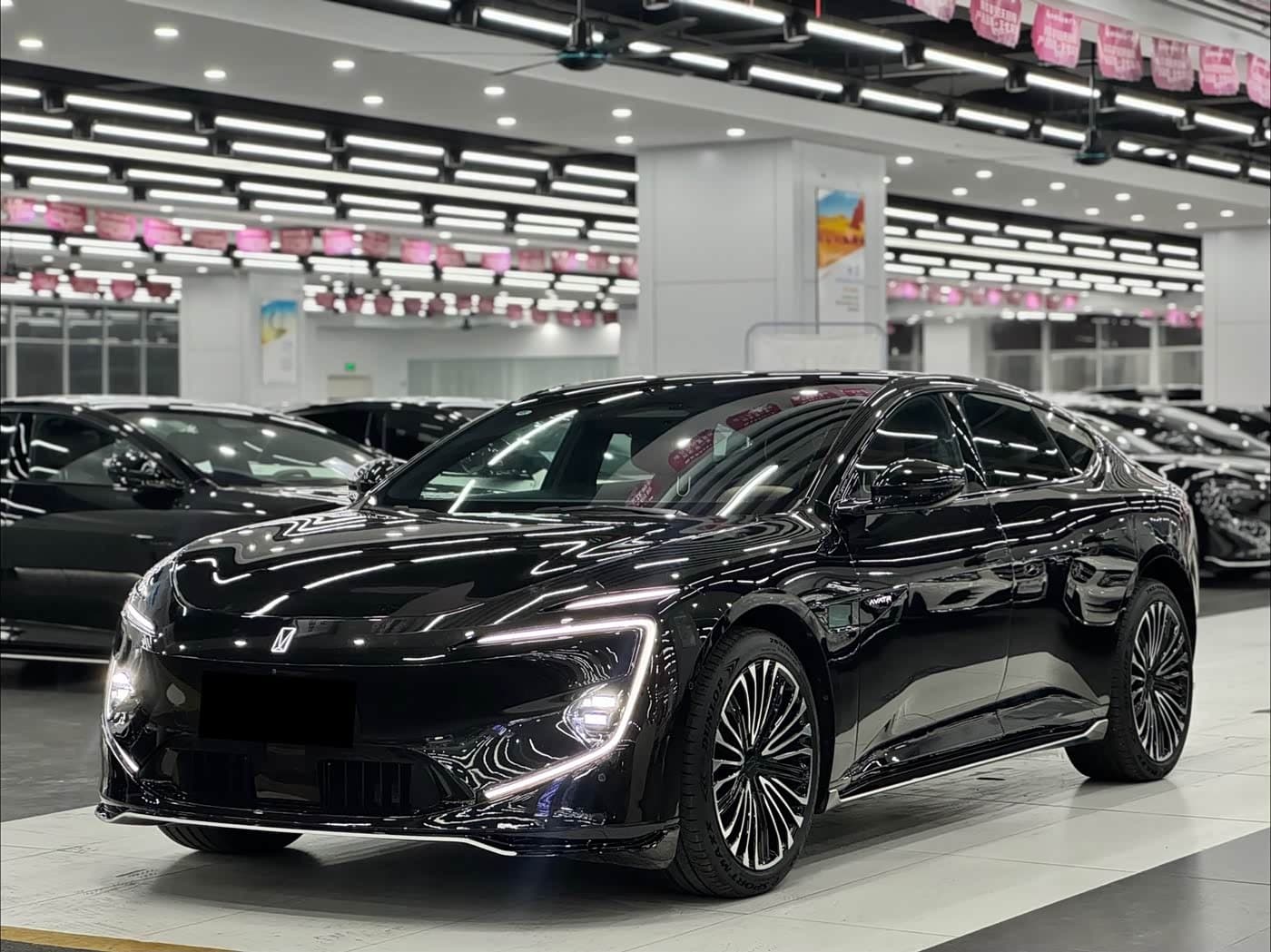 2025 Avatr 12 front exterior