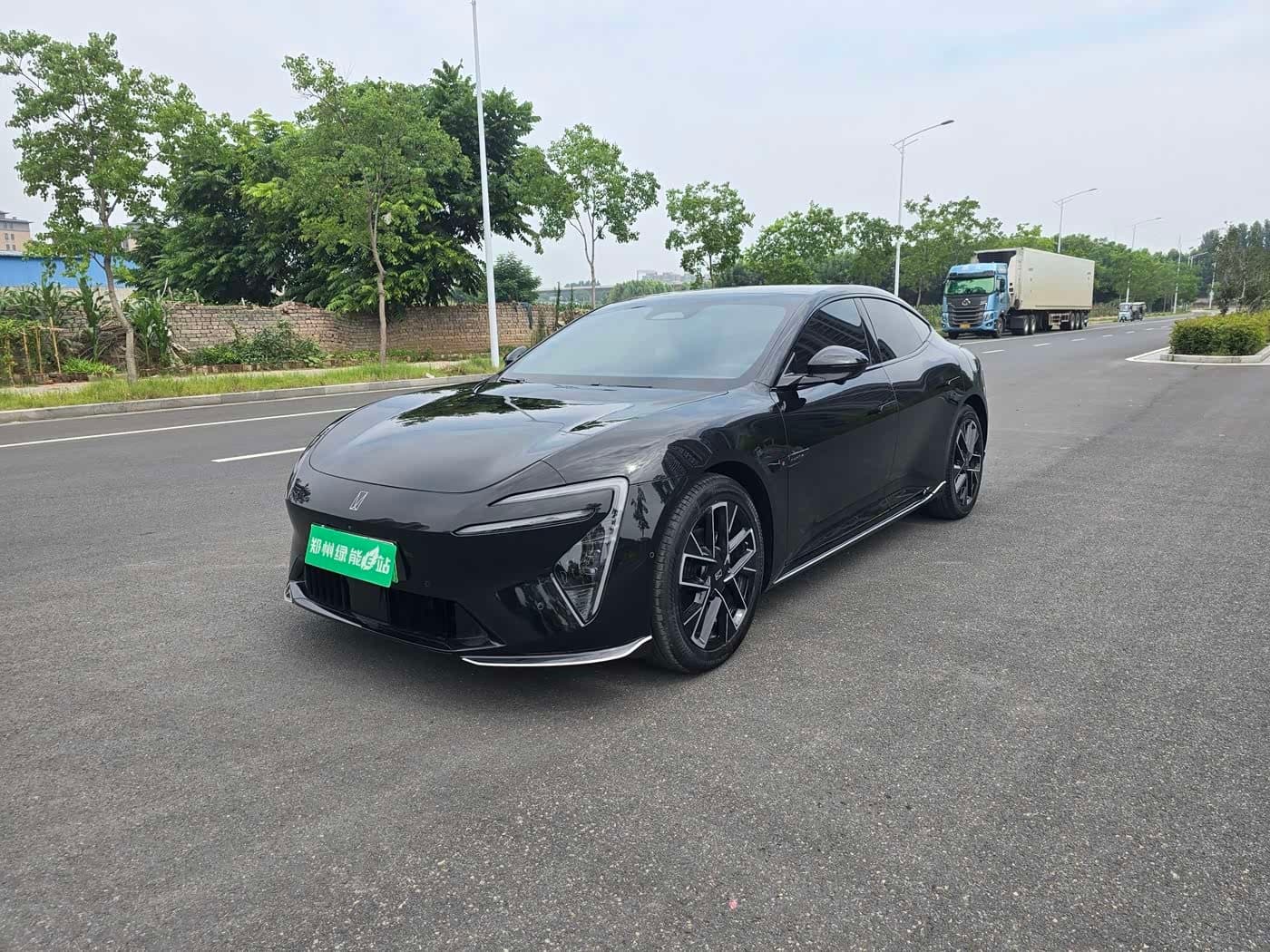 2025 Avatr 06 front exterior