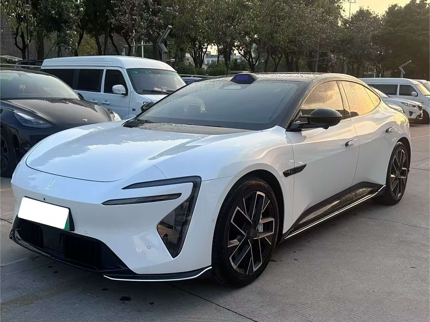 2025 Avatr 06 front exterior