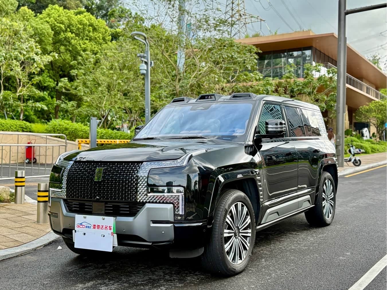 2023 Yangwang U8