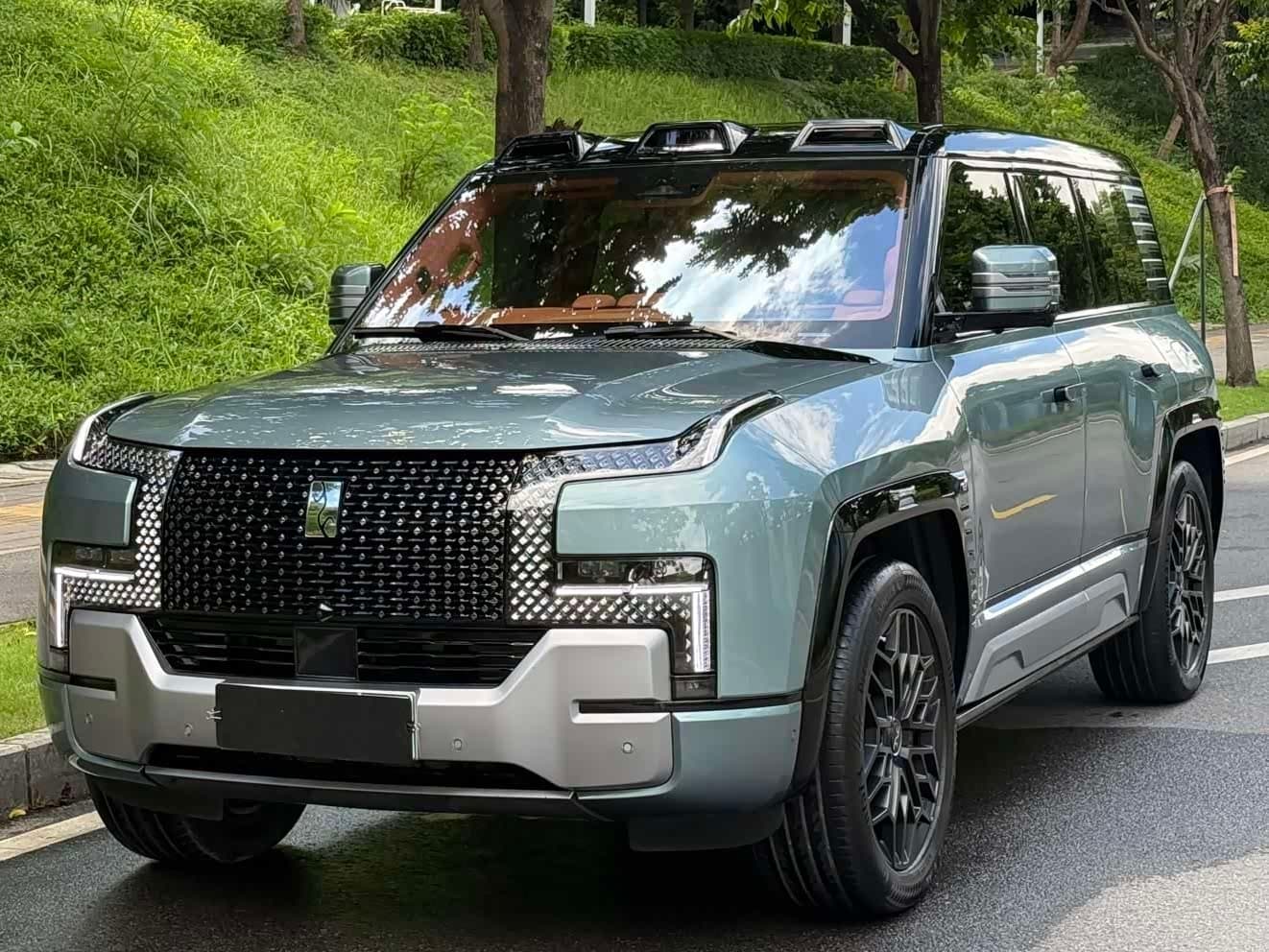2023 Yangwang U8