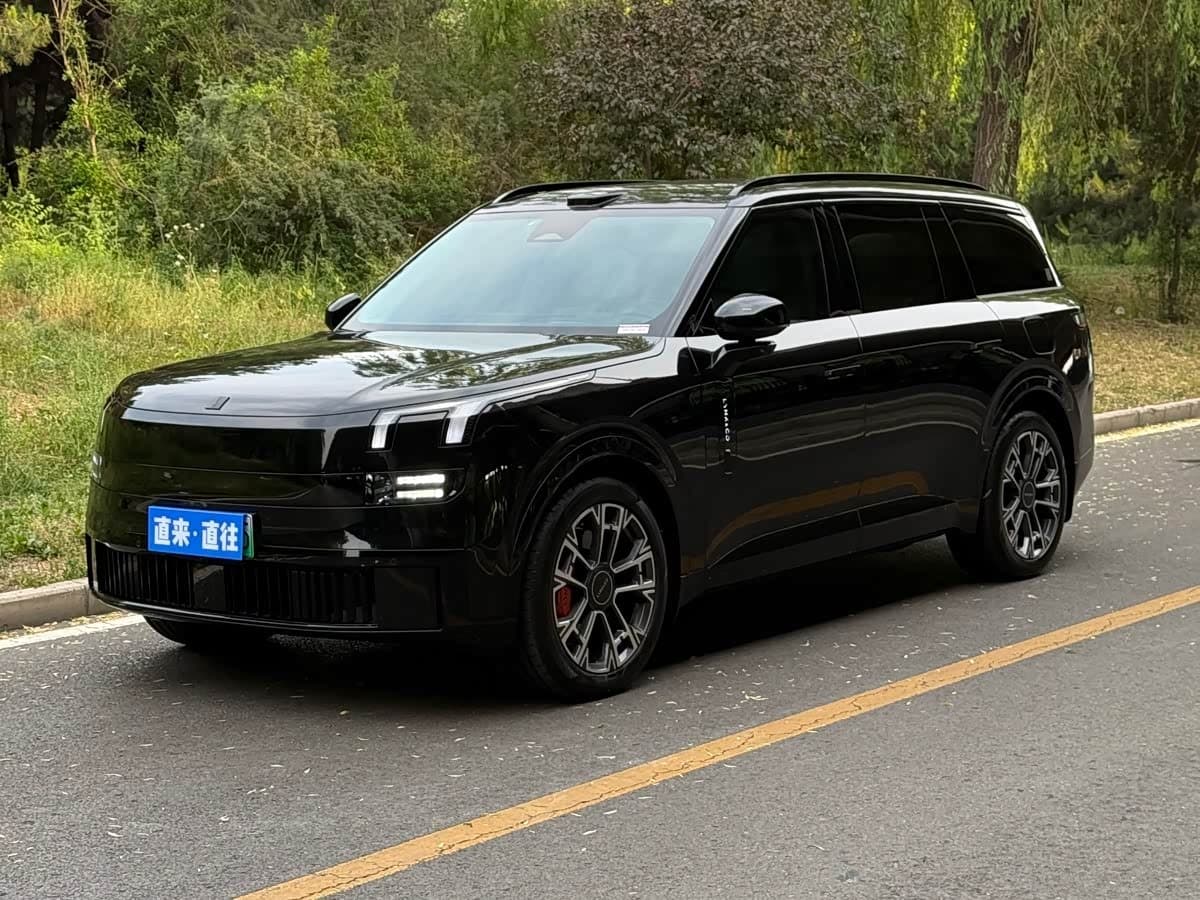 2025 Lynk & Co 900 front exterior