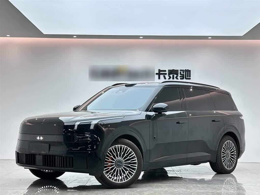 2025 Lynk & Co 900 front exterior