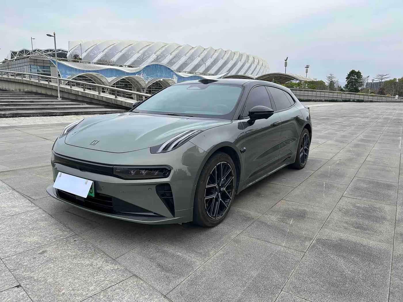 2025 Zeekr 001 front exterior