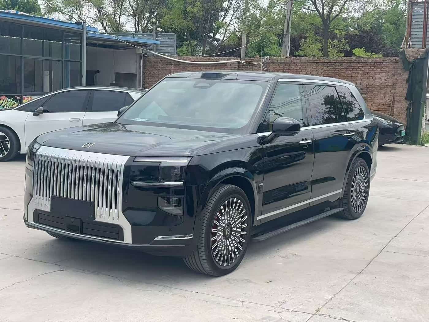 2025 Zeekr 9X front exterior