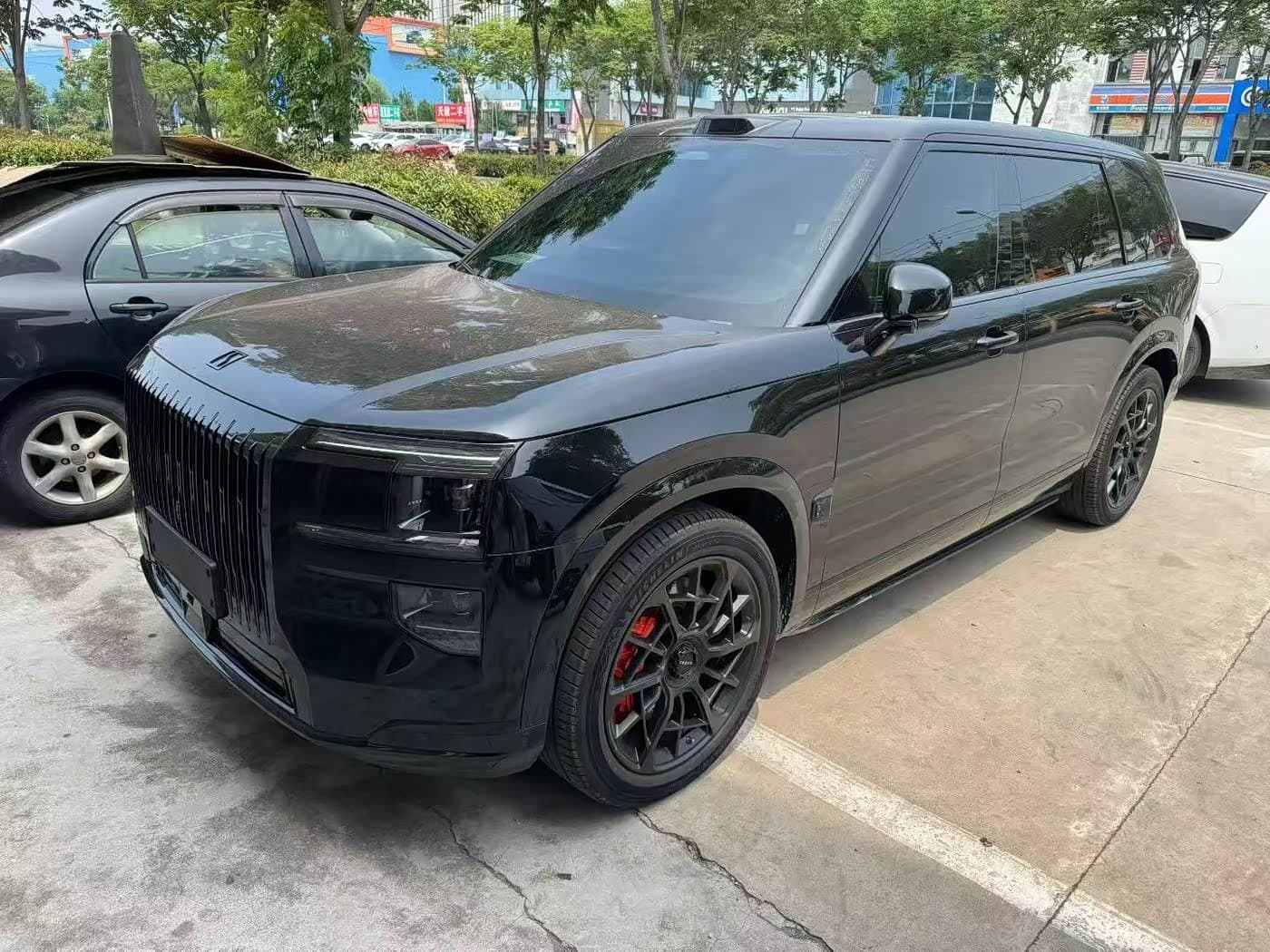 2025 Zeekr 9X front exterior