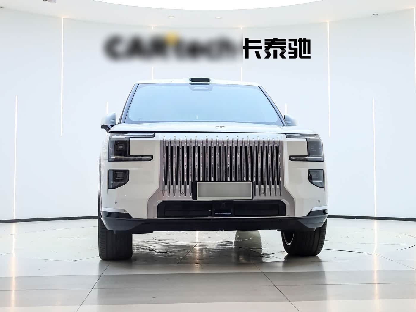 2025 Zeekr 9X front exterior