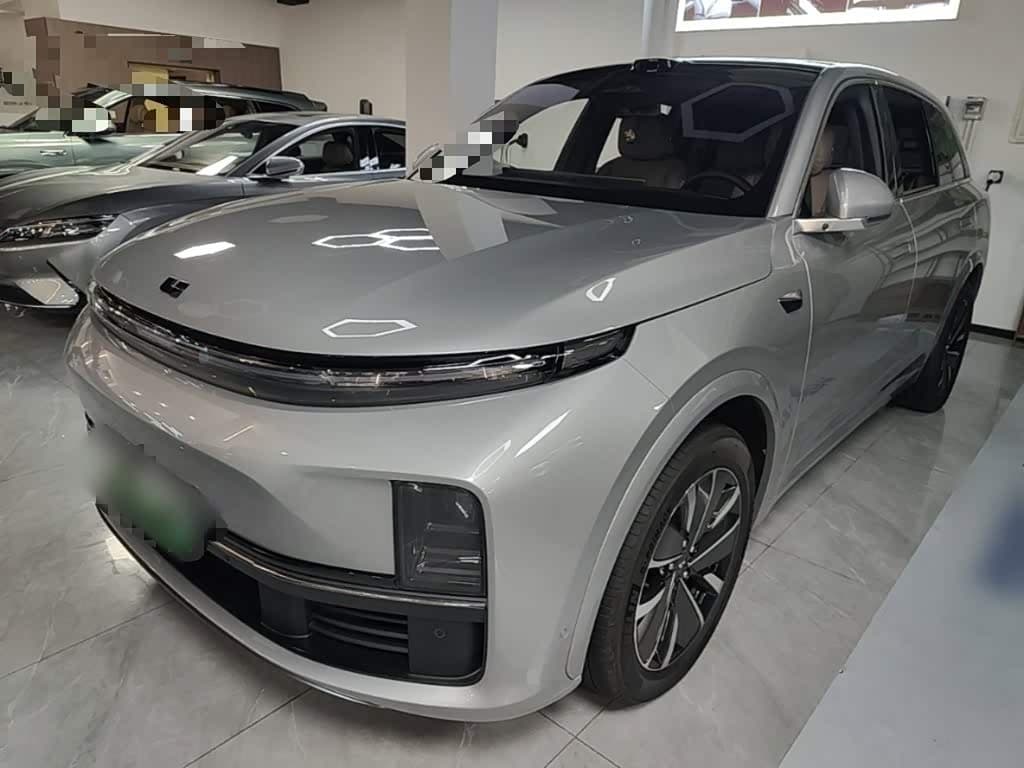 2025 Li Auto L7 front exterior