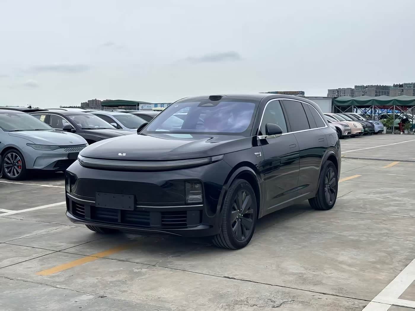 2025 Li Auto L7 front exterior