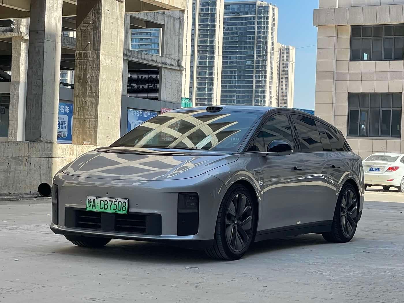 2025 Li Auto i6 front exterior