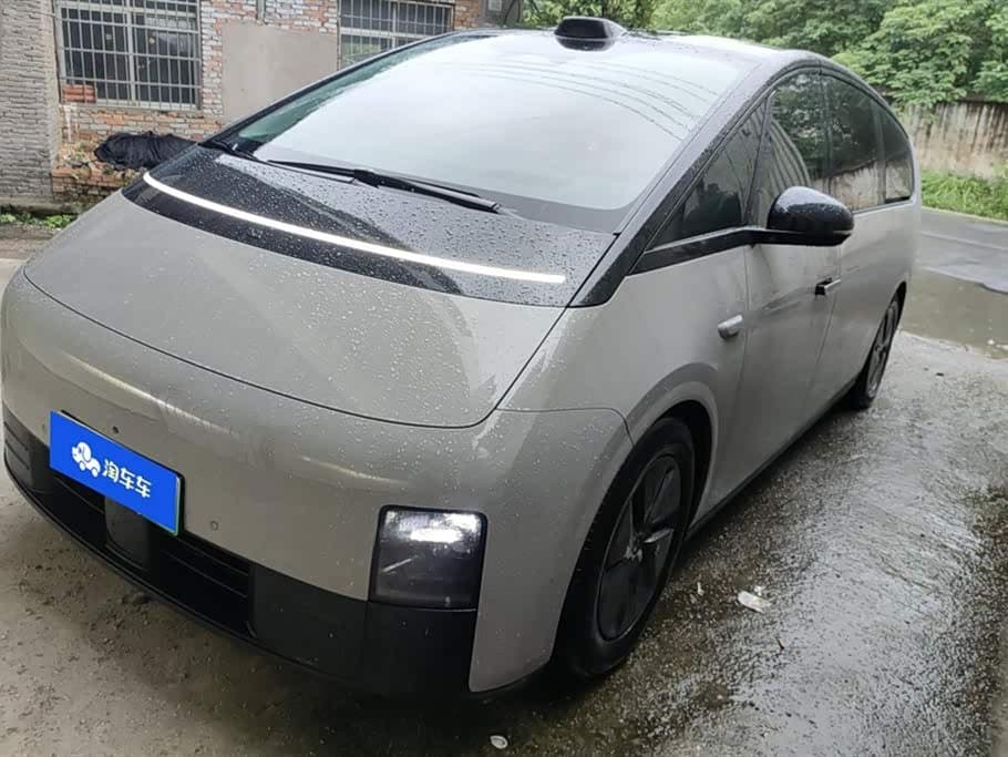 2024 Li Auto MEGA front exterior