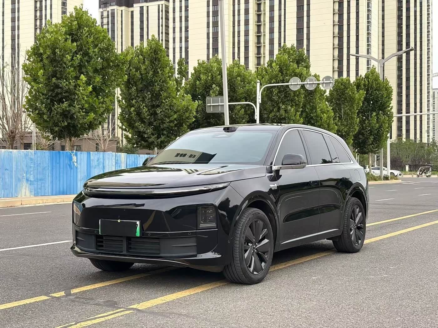 2025 Li Auto L6 front exterior