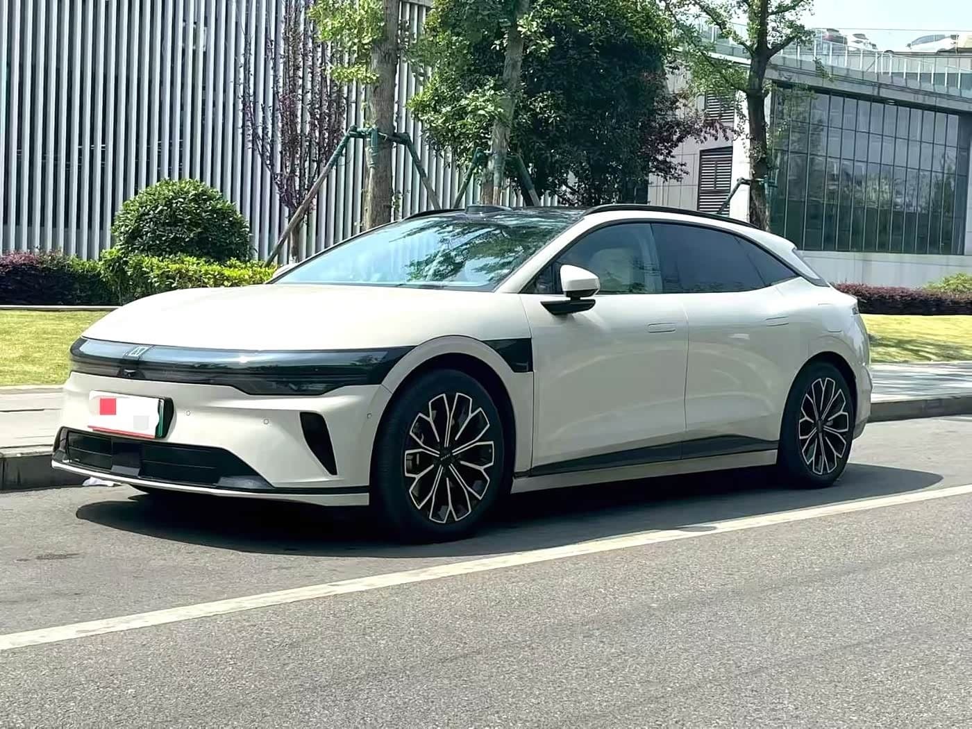 2025 Zeekr 007GT front exterior