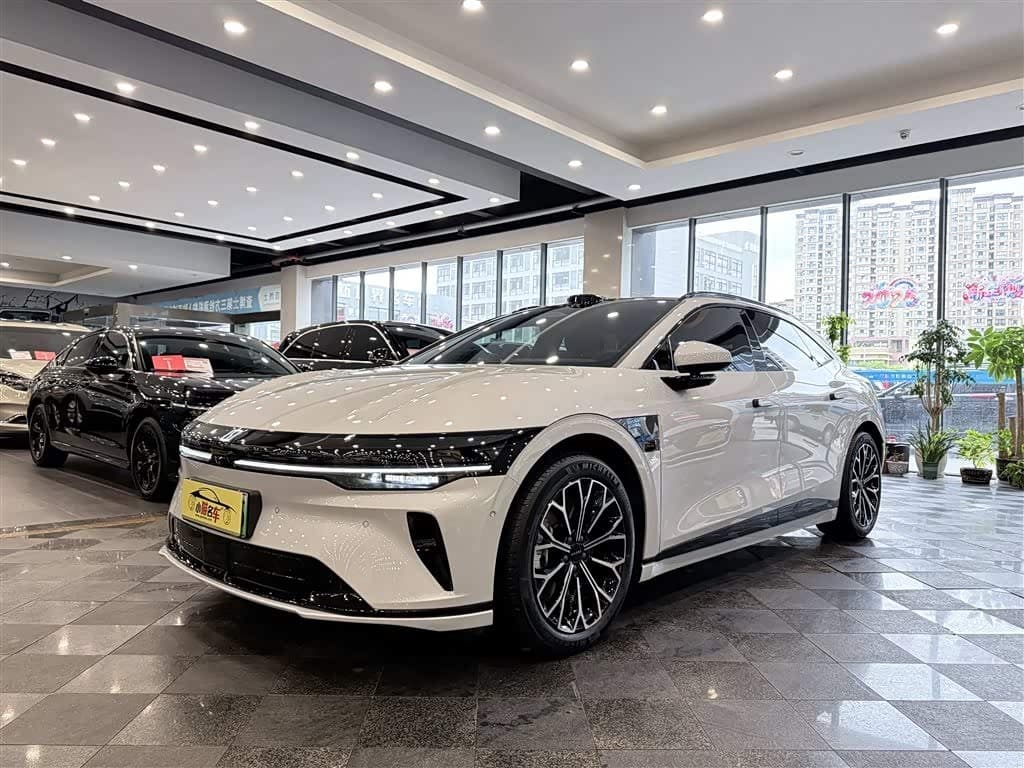 2025 Zeekr 007GT front exterior