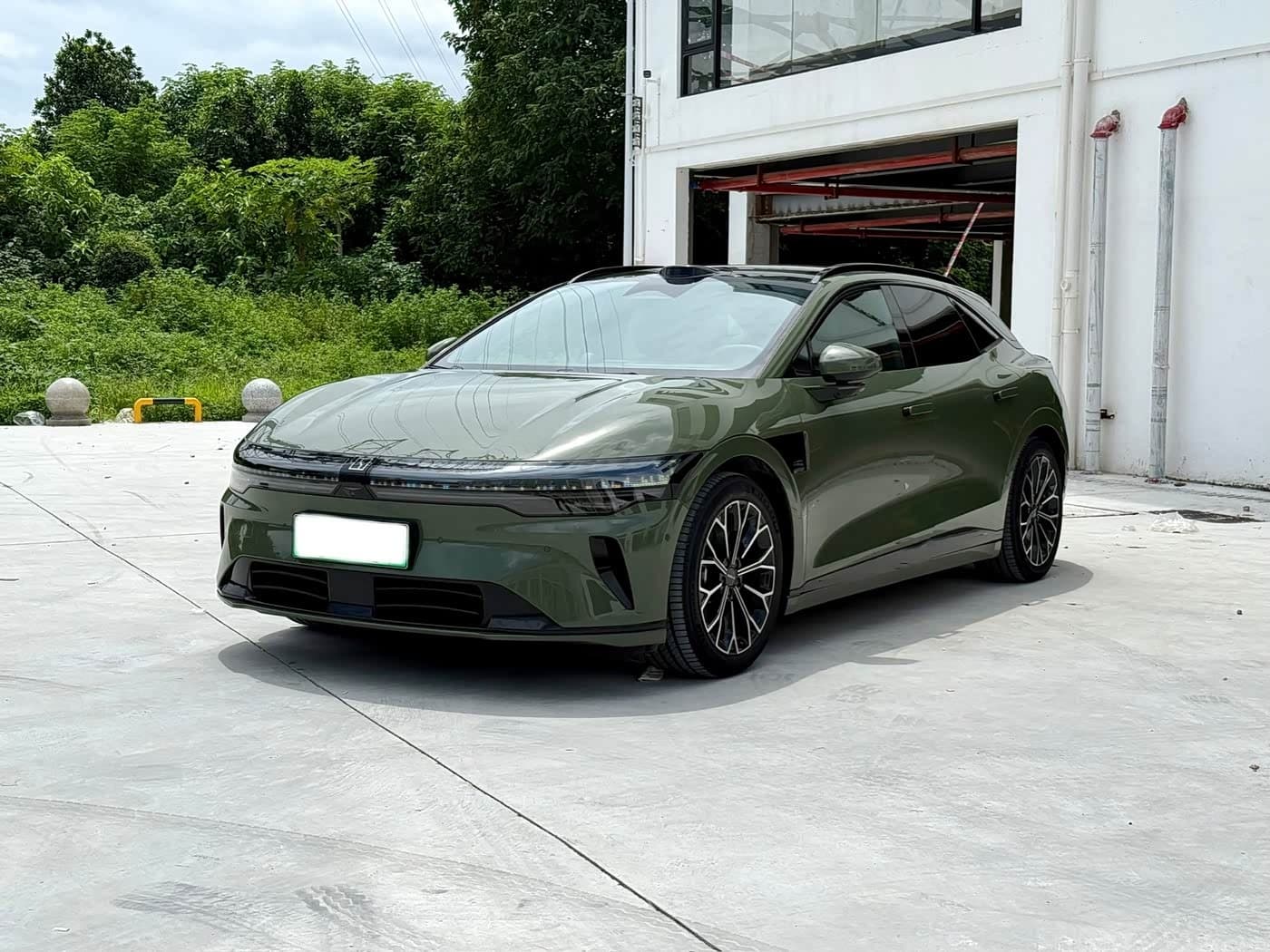 2025 Zeekr 007GT front exterior