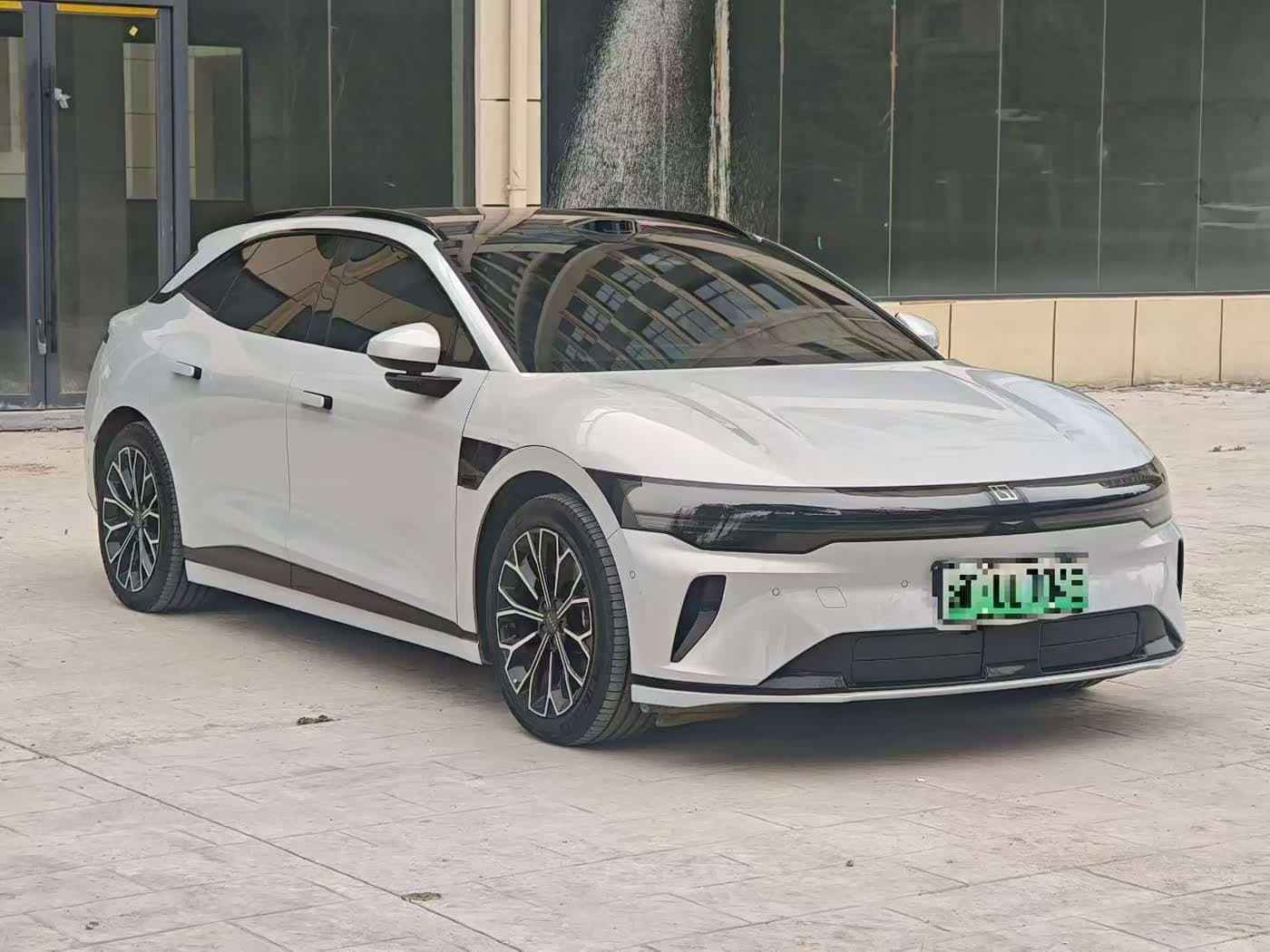 2025 Zeekr 007GT front exterior