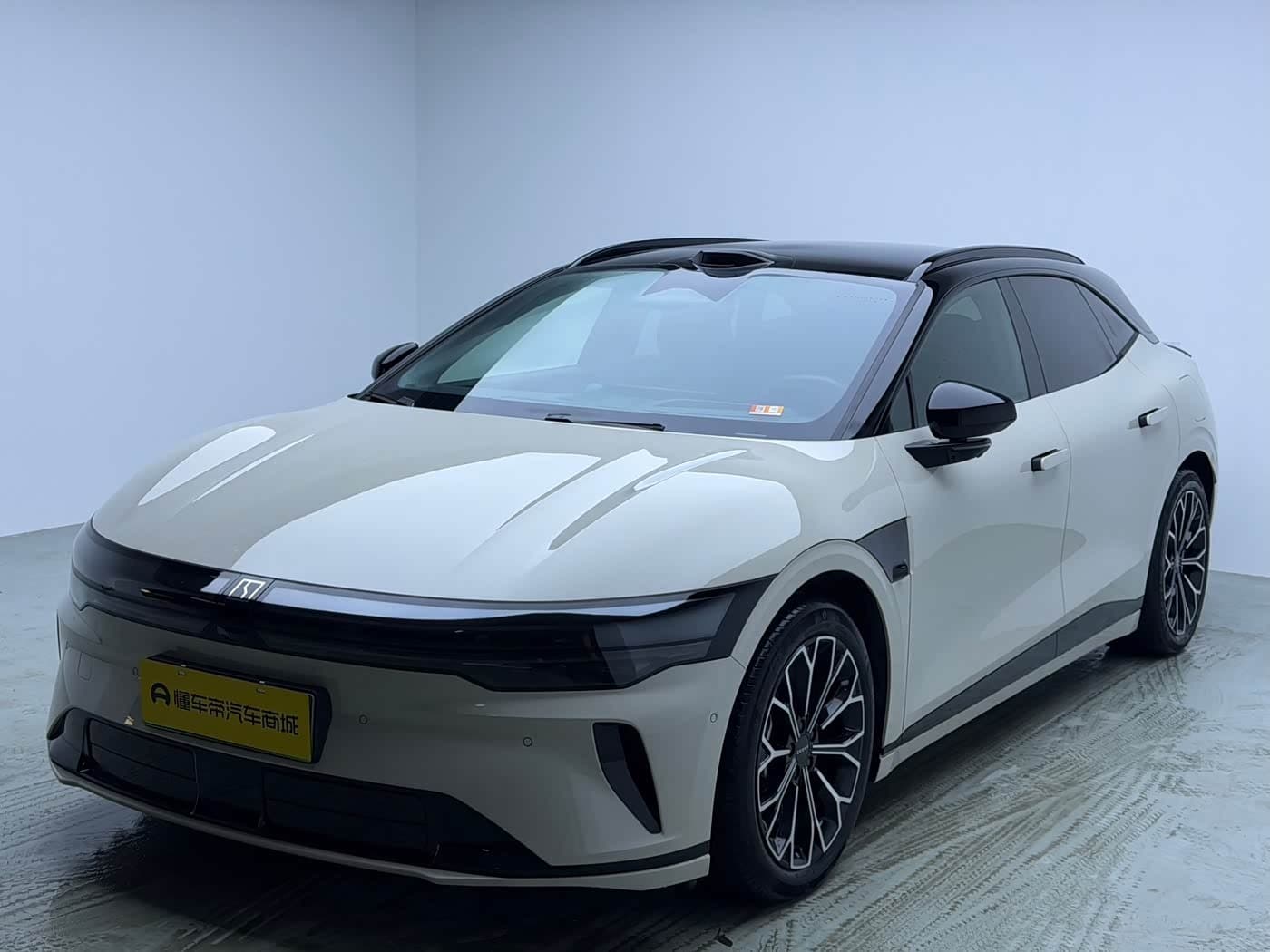2025 Zeekr 007GT front exterior