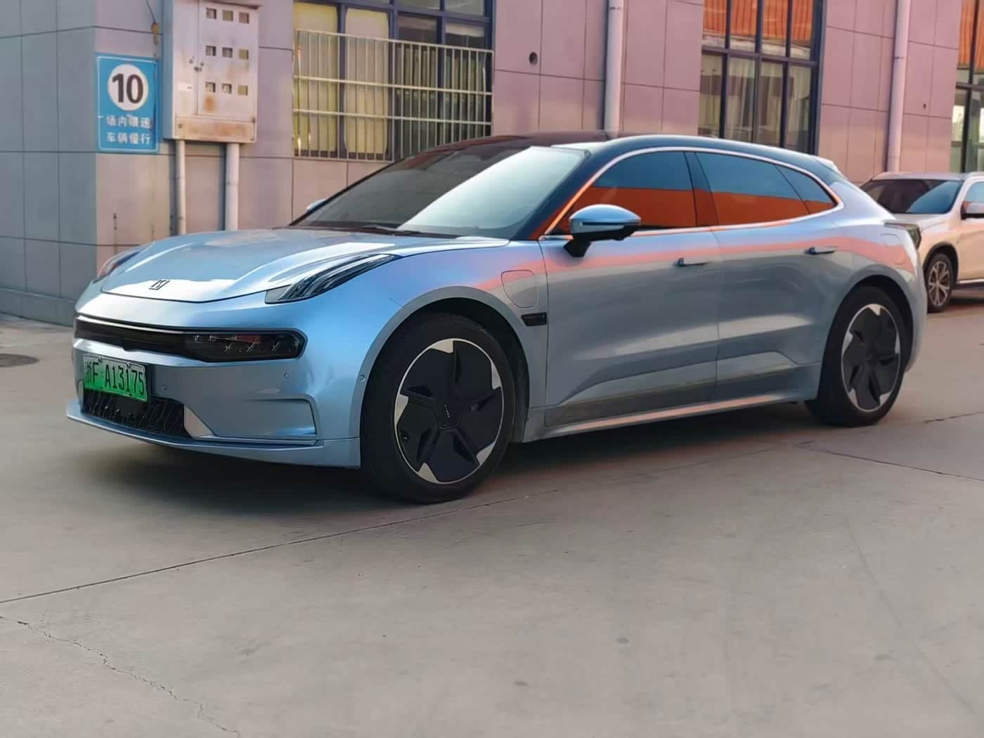 2022 Zeekr 001 front exterior