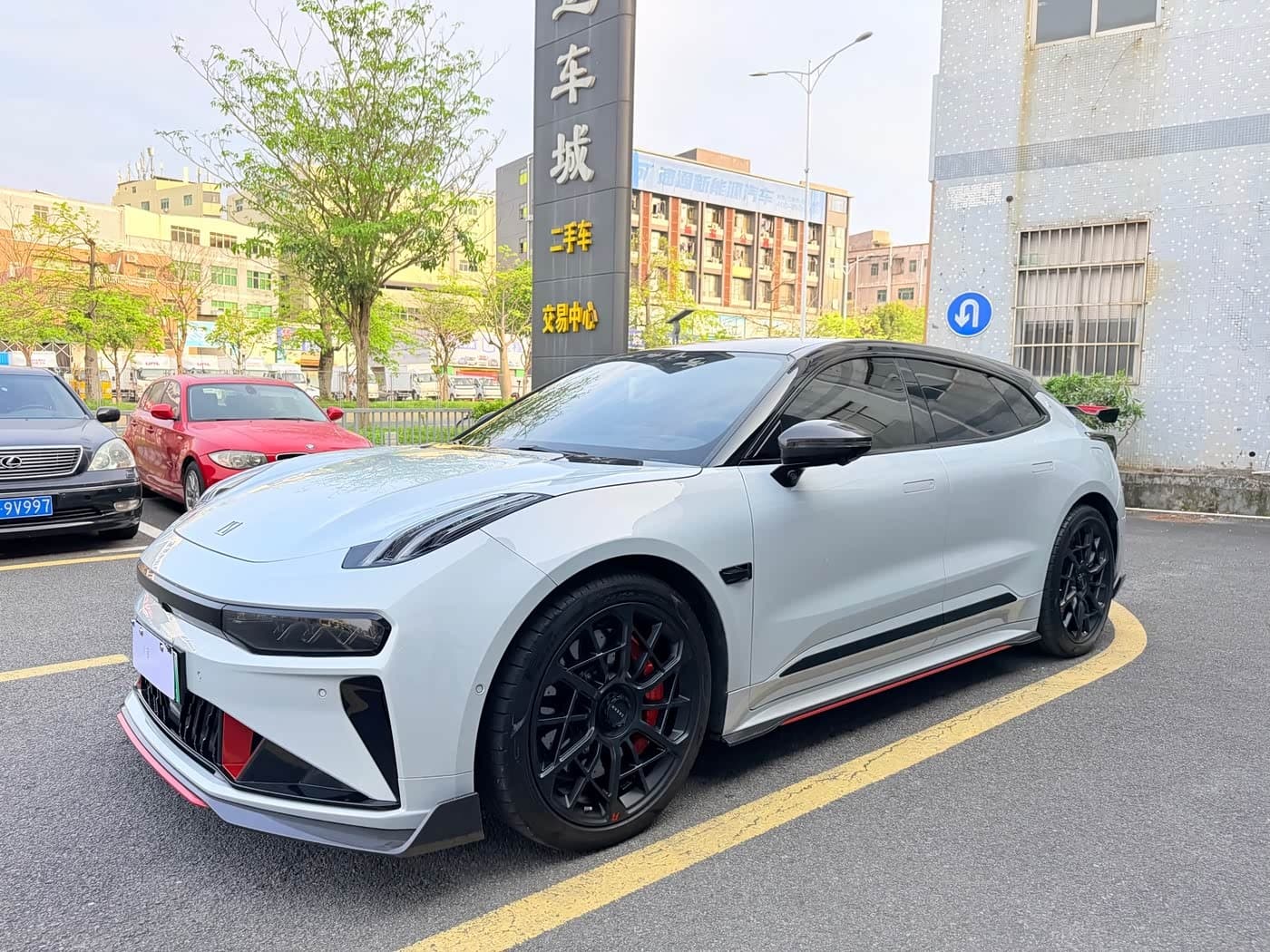 2023 Zeekr 001 FR front exterior