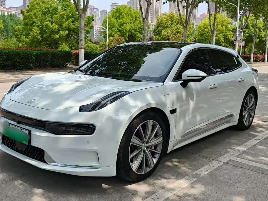 2023 Zeekr 001 front exterior