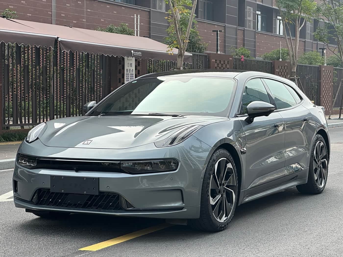 2022 Zeekr 001 front exterior