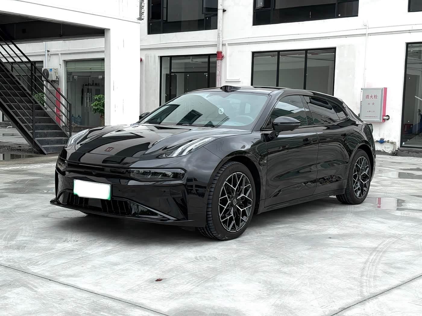 2024 Zeekr 001 front exterior