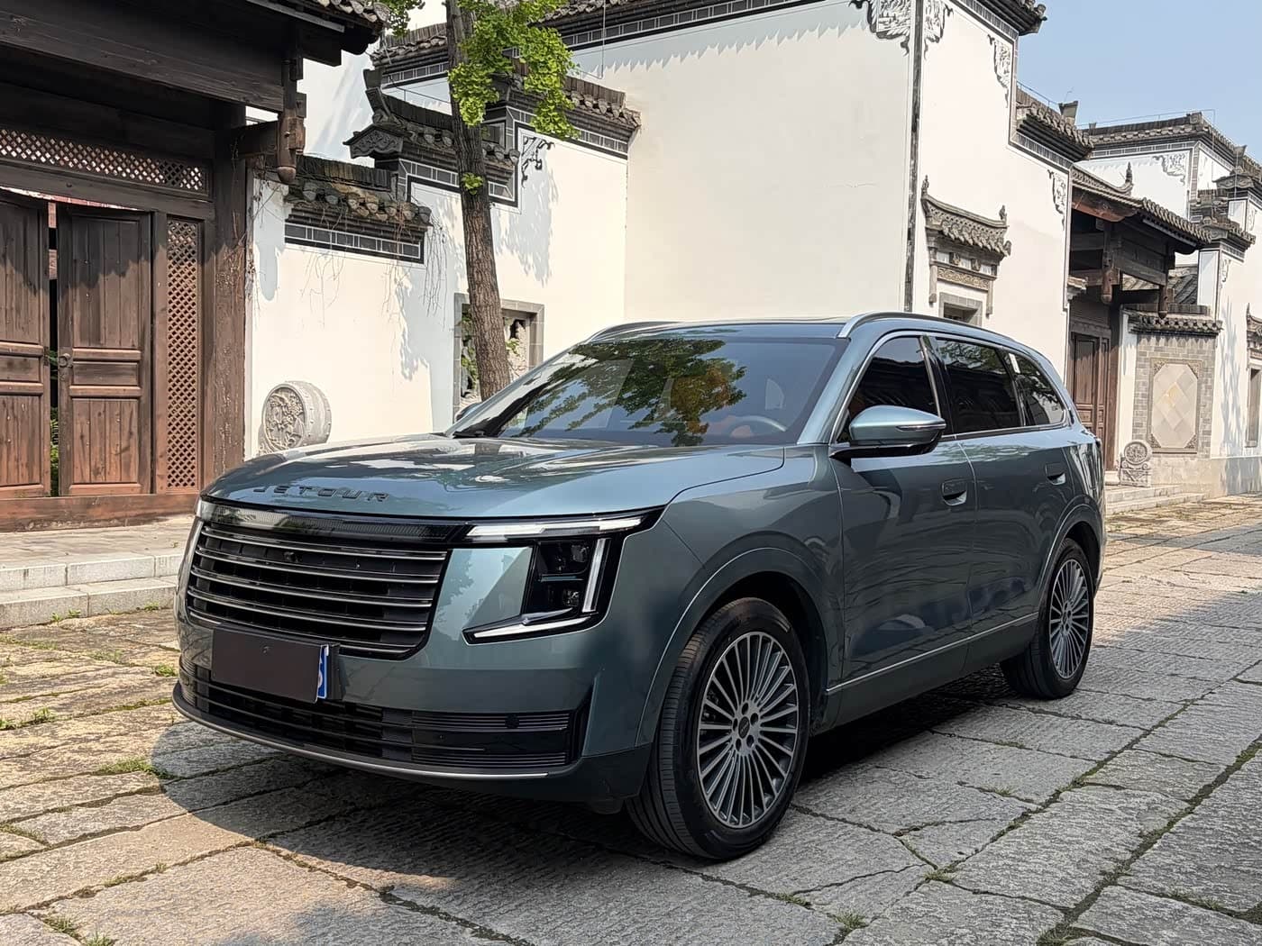 2025 Jetour X70L front exterior