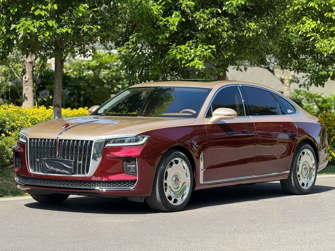 2023 Hongqi H9 front exterior