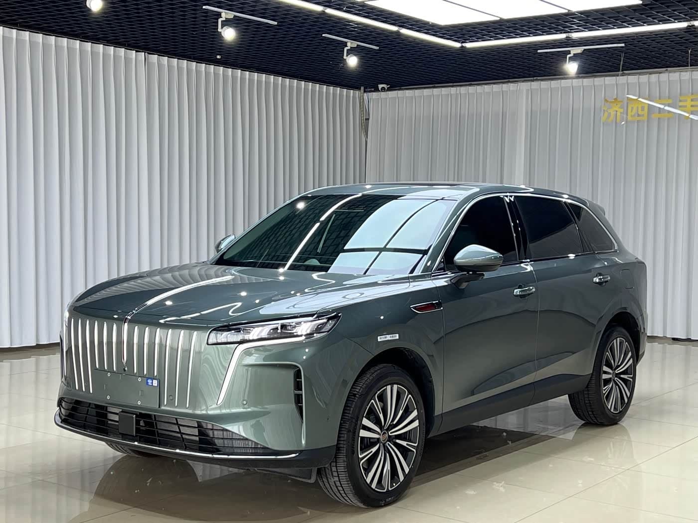 2025 Hongqi HS6 PHEV front exterior