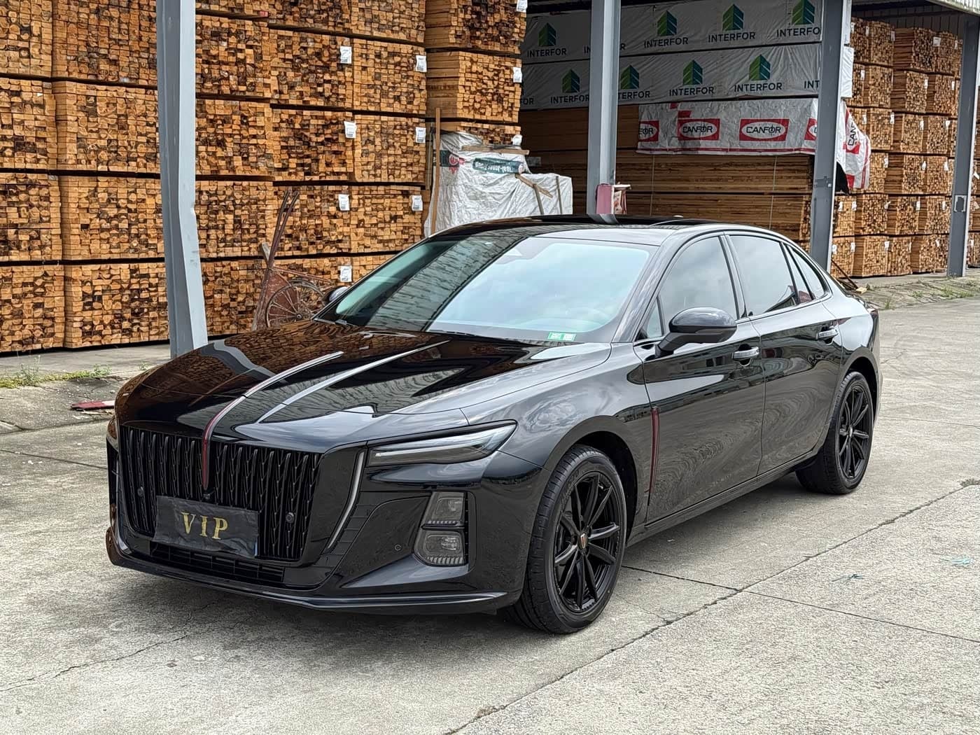 2024 Hongqi H5 front exterior