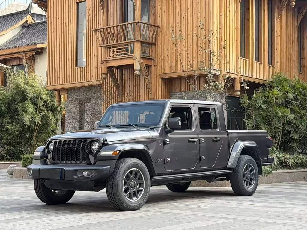 2023 Jeep Gladiator