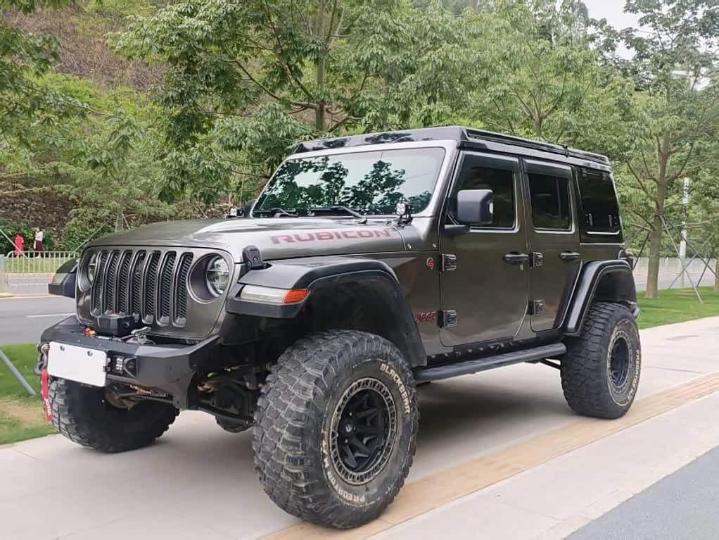 2020 Jeep Wrangler front exterior