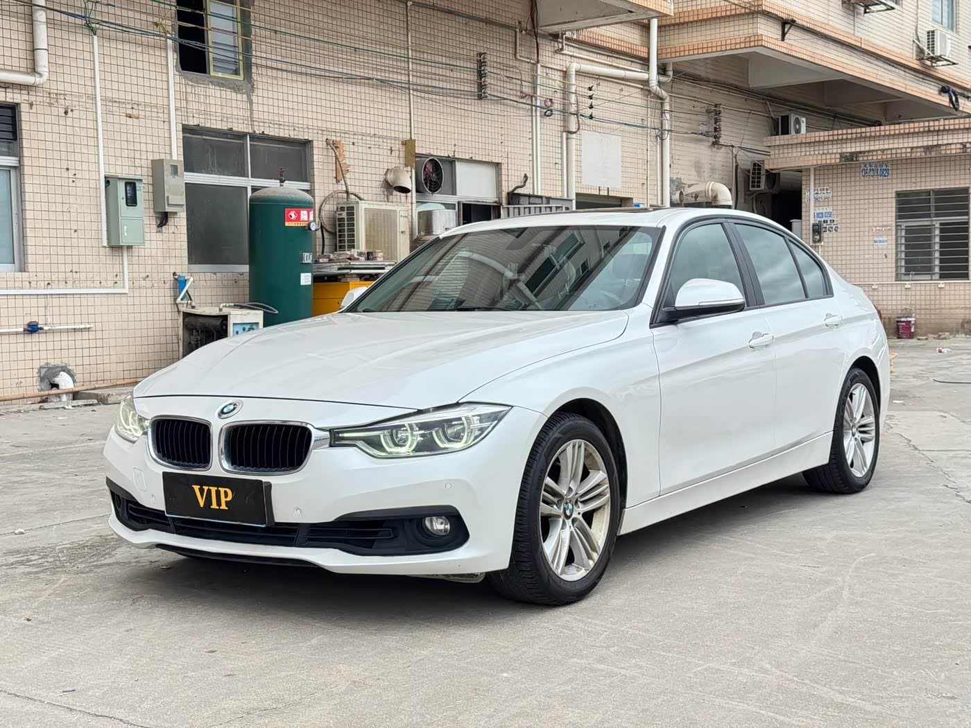2016 BMW 3 Series front exterior