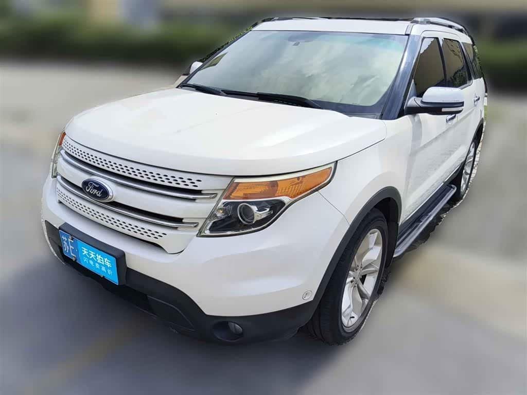 2013 Ford Explorer front exterior