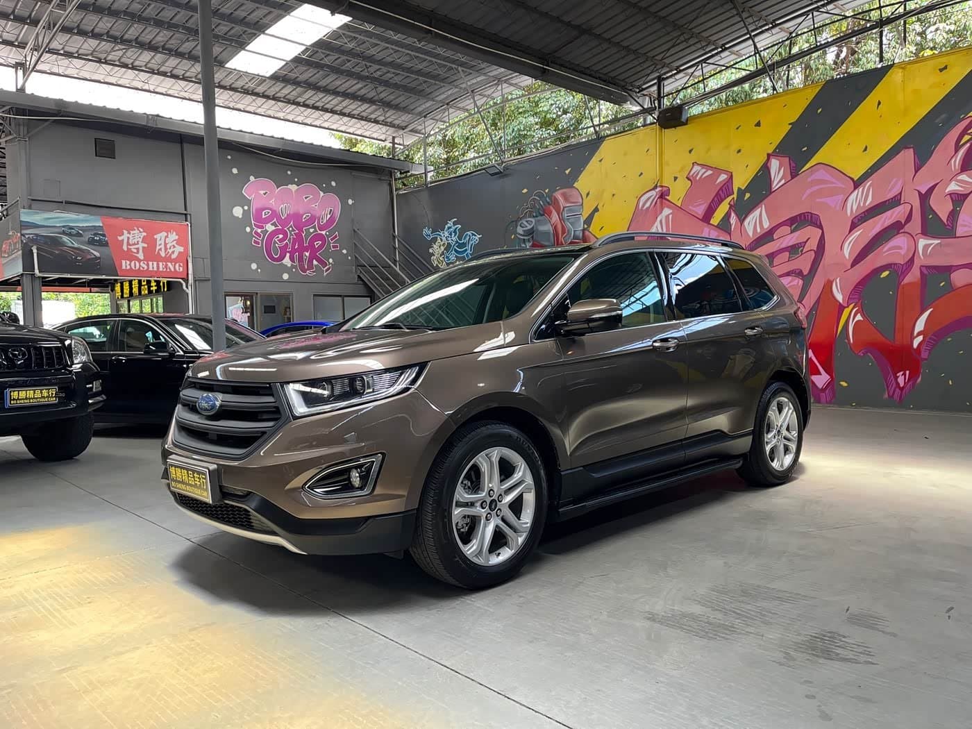 2015 Ford Edge front exterior